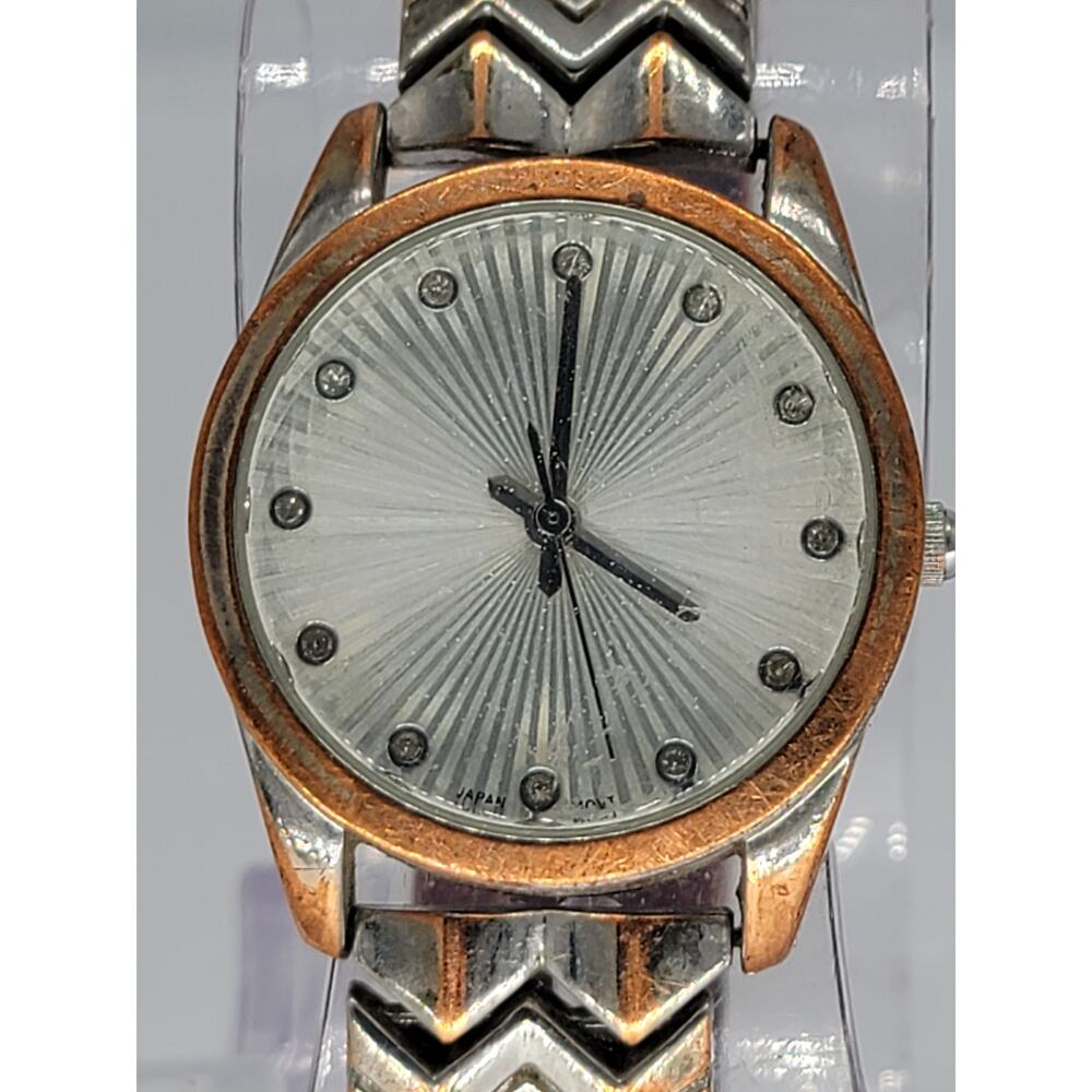 Qrtz 15242 Men's Two Tone Minimalist Metal Bracelet Clean Watch